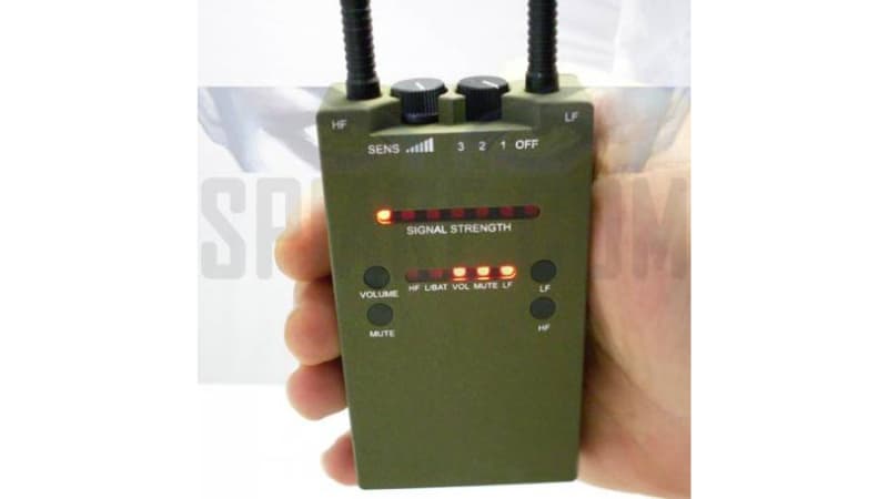 rilevatore-microspie-bonifica-auto